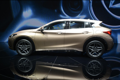 Infiniti Q30